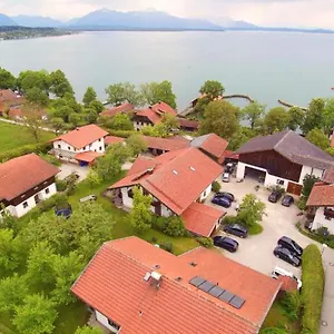 Gaeste- Und Apartmenthaus Wiesholler , Chieming Duitsland